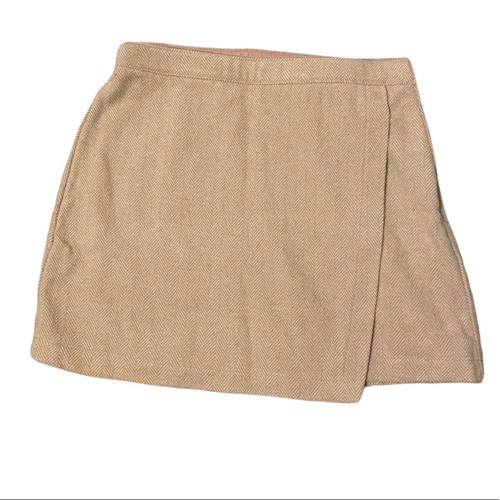 Brand new never worn Abercrombie & Fitch Skirt Size M